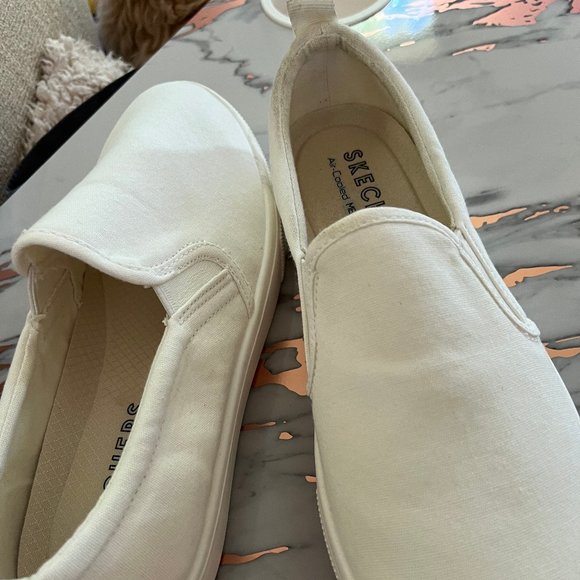 White Skecher street memory foam shoes. - Picture 1 of 4